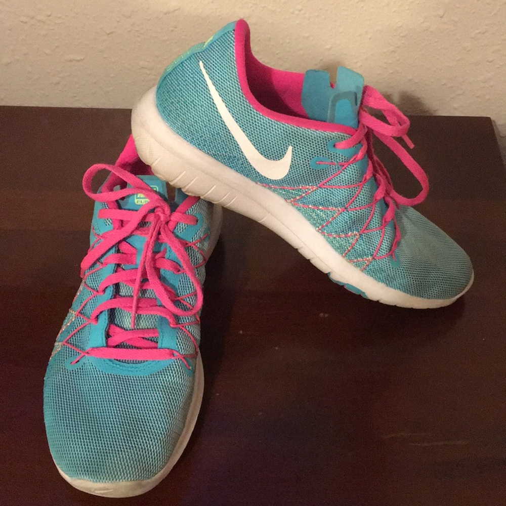 Nike Flex Fury 2 tennis shoes
